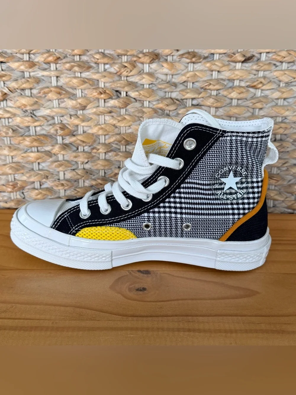 CONVERSE ALL STAR Chuck Taylor 70 Hi Lace-Up Men 4/WOMEN 6 Black/Yellow